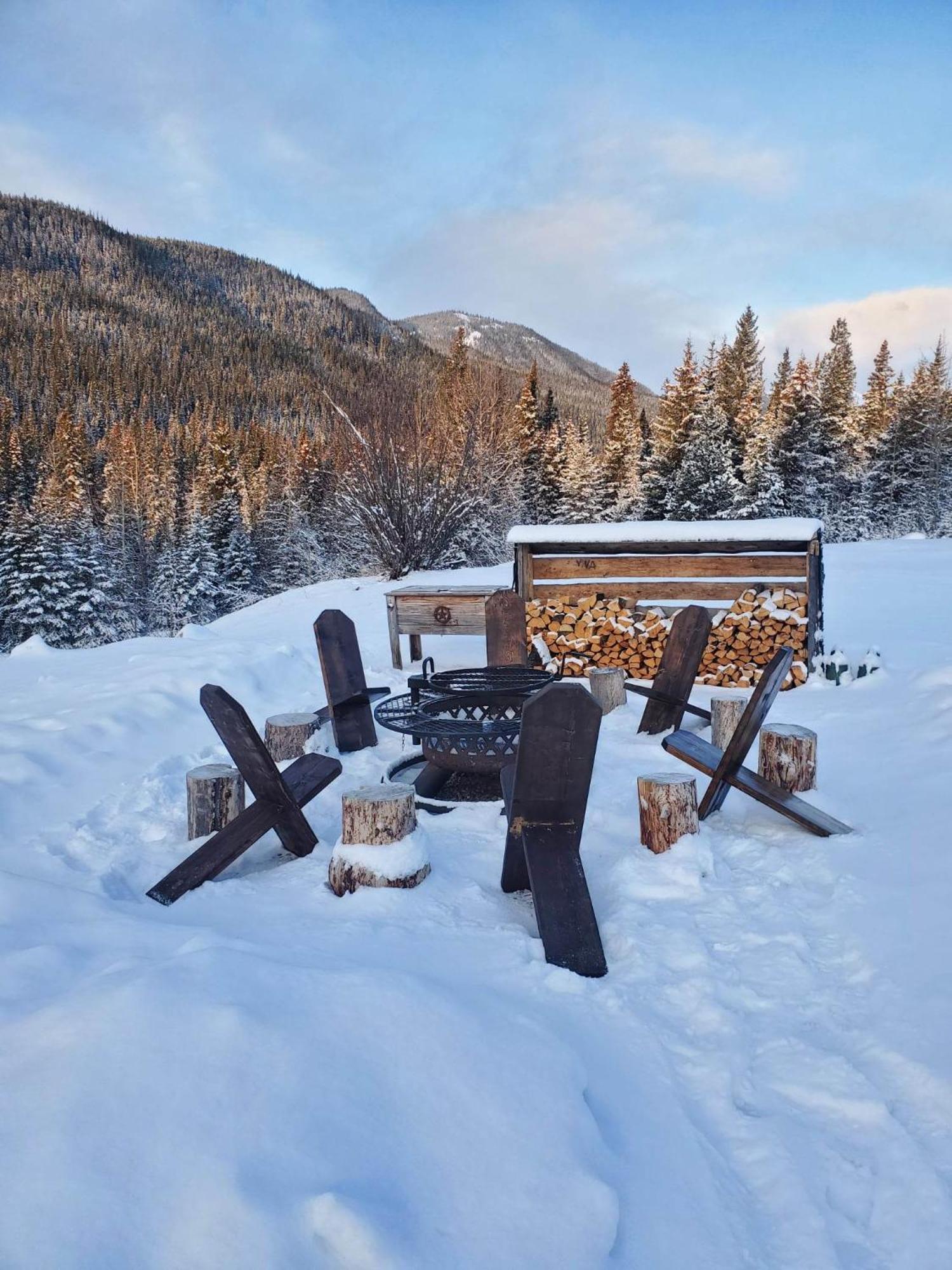 Rocky Mountain Escape Dome & Log Cabin Rentals - Rock Lake Rock Lake Lodge Provincial Park Dış mekan fotoğraf